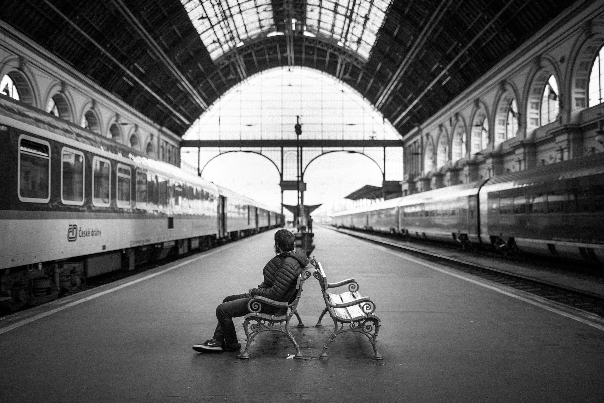 pexels-train-station-1868256-1920-6a16d0b6155c7.jpg