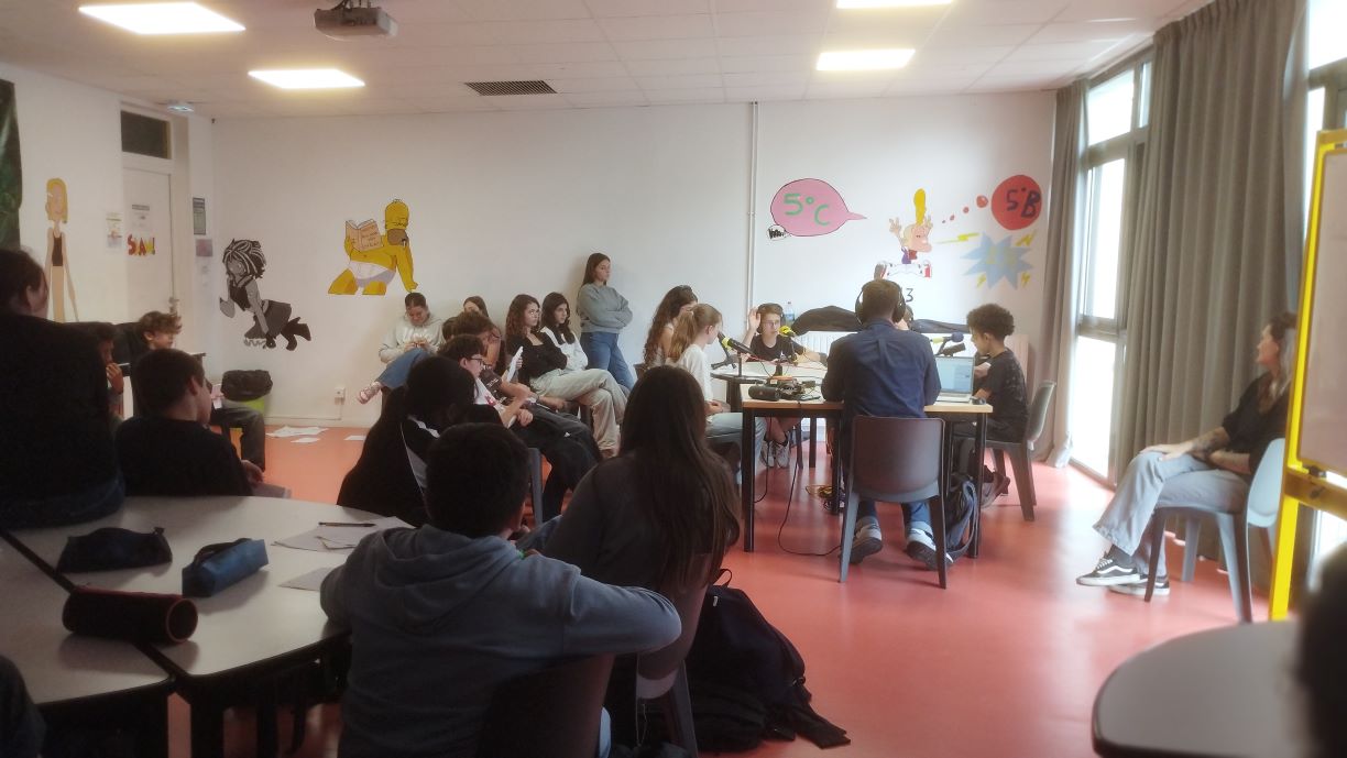 radio-intercollege-6a23d8bb1f760.jpg